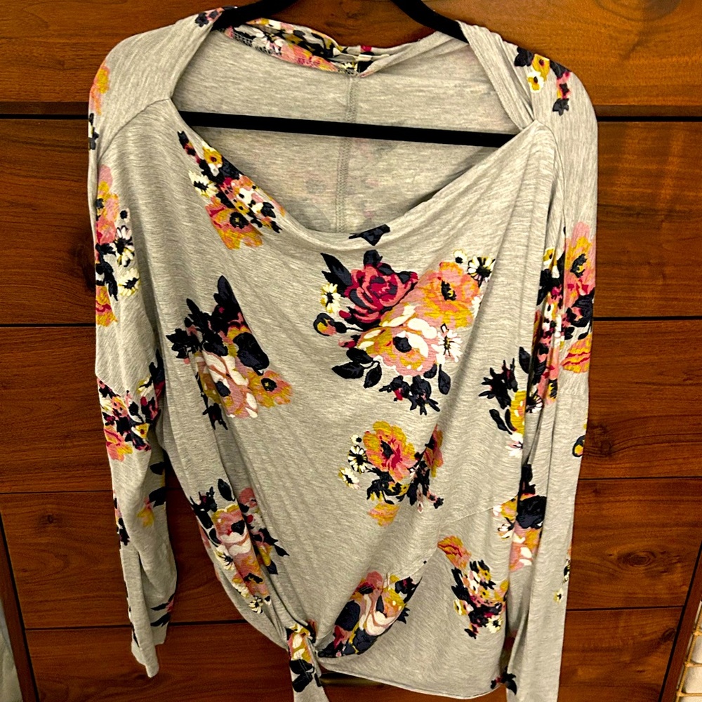 Maurice’s 2x floral blouse